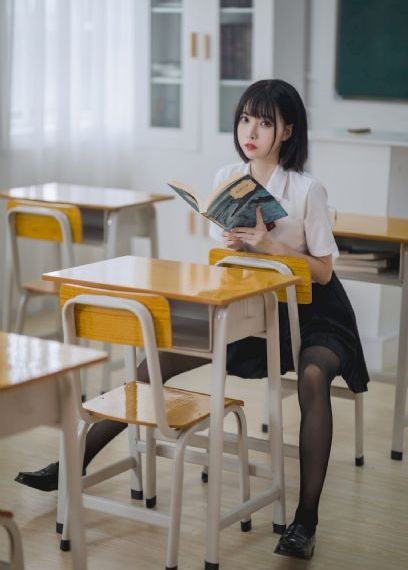 亚洲国产丝袜久久久精品一区二区_1080P电影在线观看