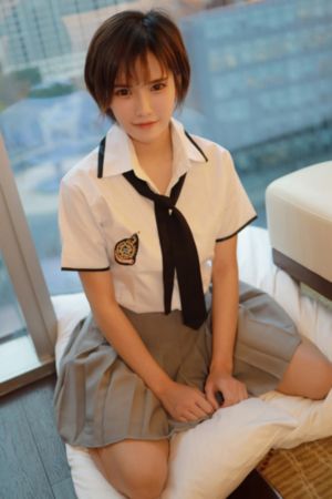 在车里掀起短裙麻麻_1080P手机免费观看完整